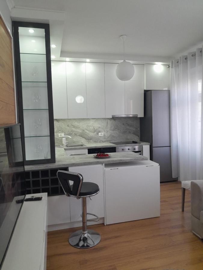 City Center Apartment Niko 04 地拉那 外观 照片