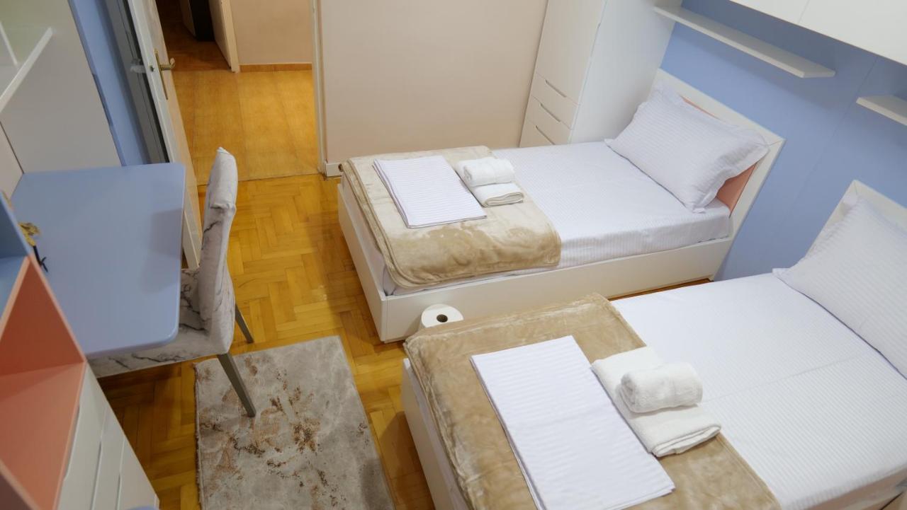 City Center Apartment Niko 04 地拉那 外观 照片
