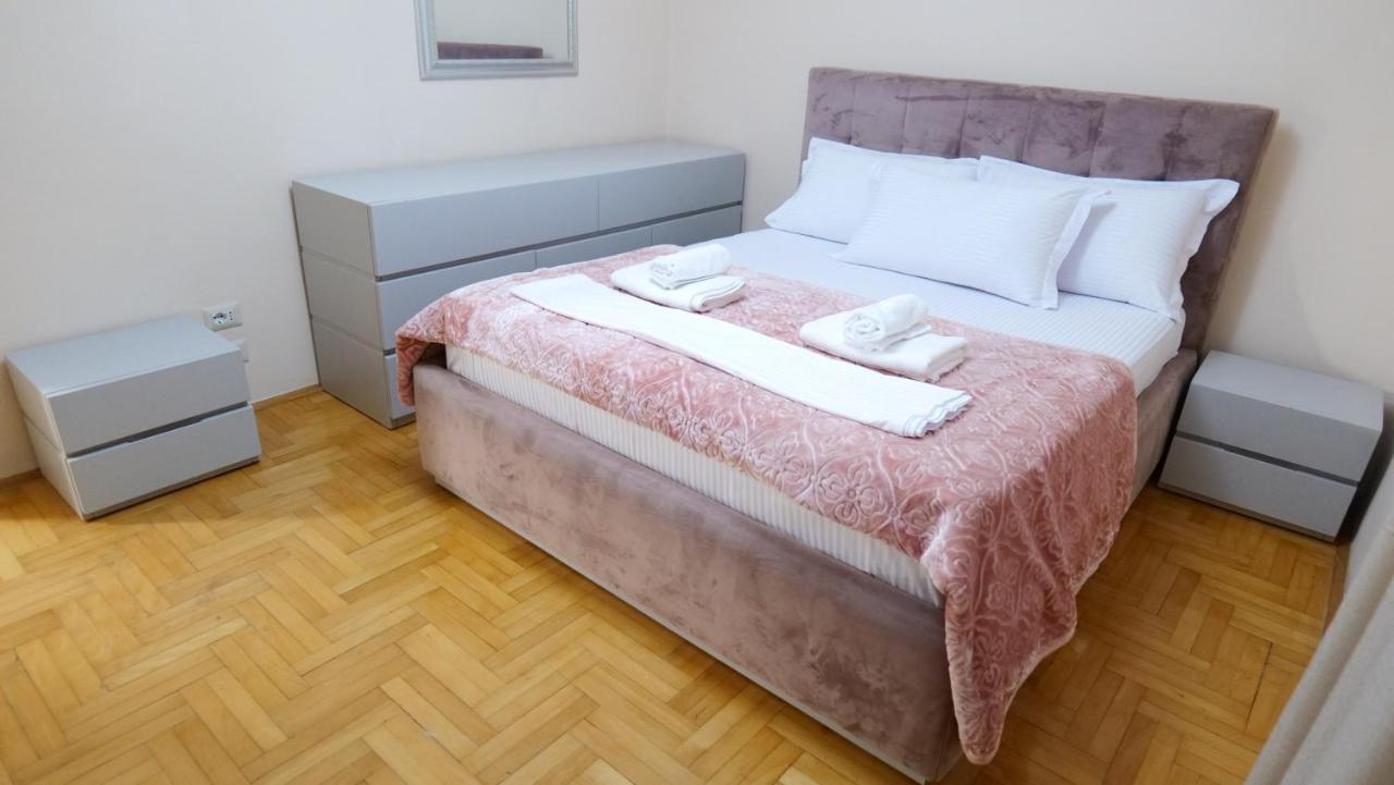 City Center Apartment Niko 04 地拉那 外观 照片