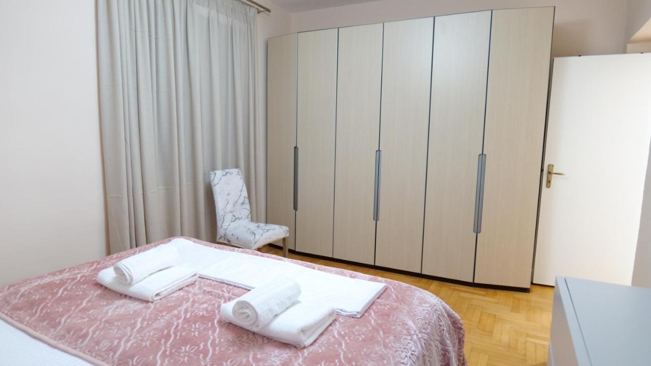 City Center Apartment Niko 04 地拉那 外观 照片