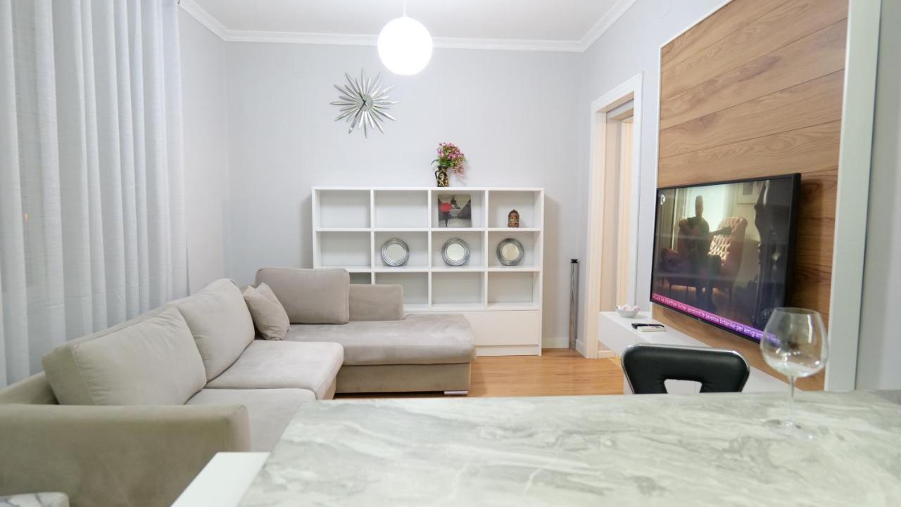 City Center Apartment Niko 04 地拉那 外观 照片