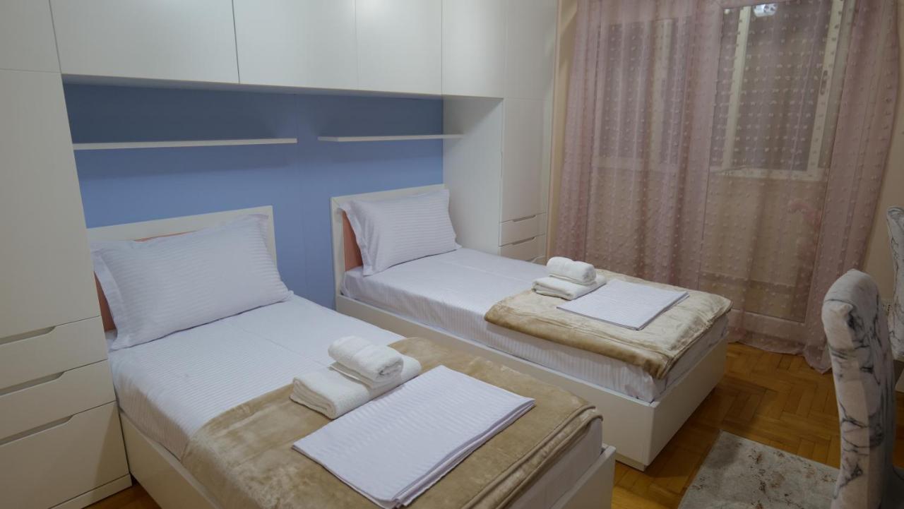 City Center Apartment Niko 04 地拉那 外观 照片
