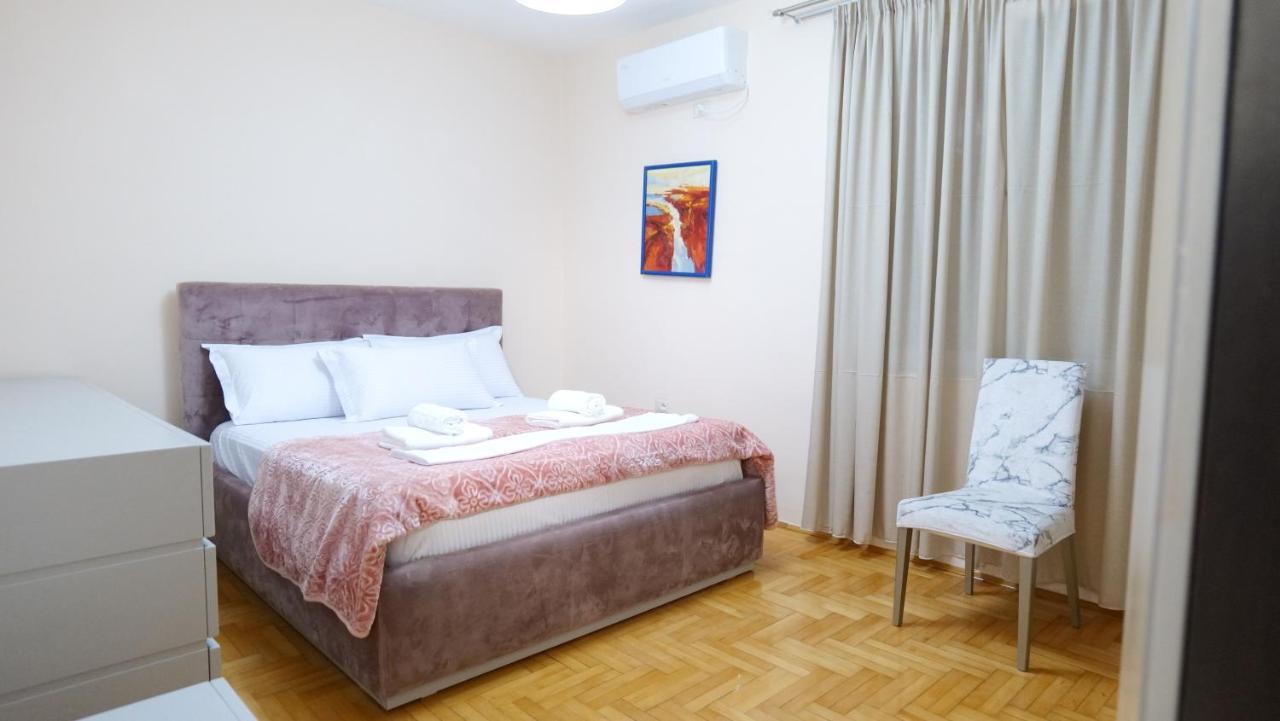 City Center Apartment Niko 04 地拉那 外观 照片