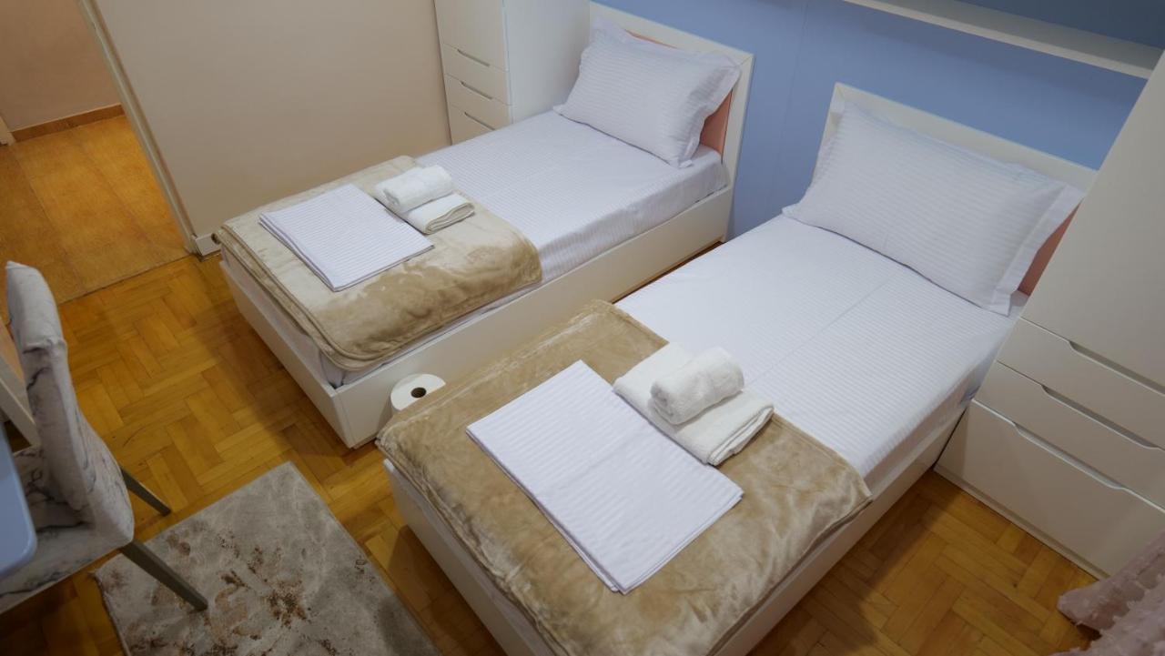 City Center Apartment Niko 04 地拉那 外观 照片