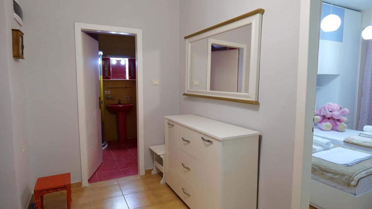 City Center Apartment Niko 04 地拉那 外观 照片