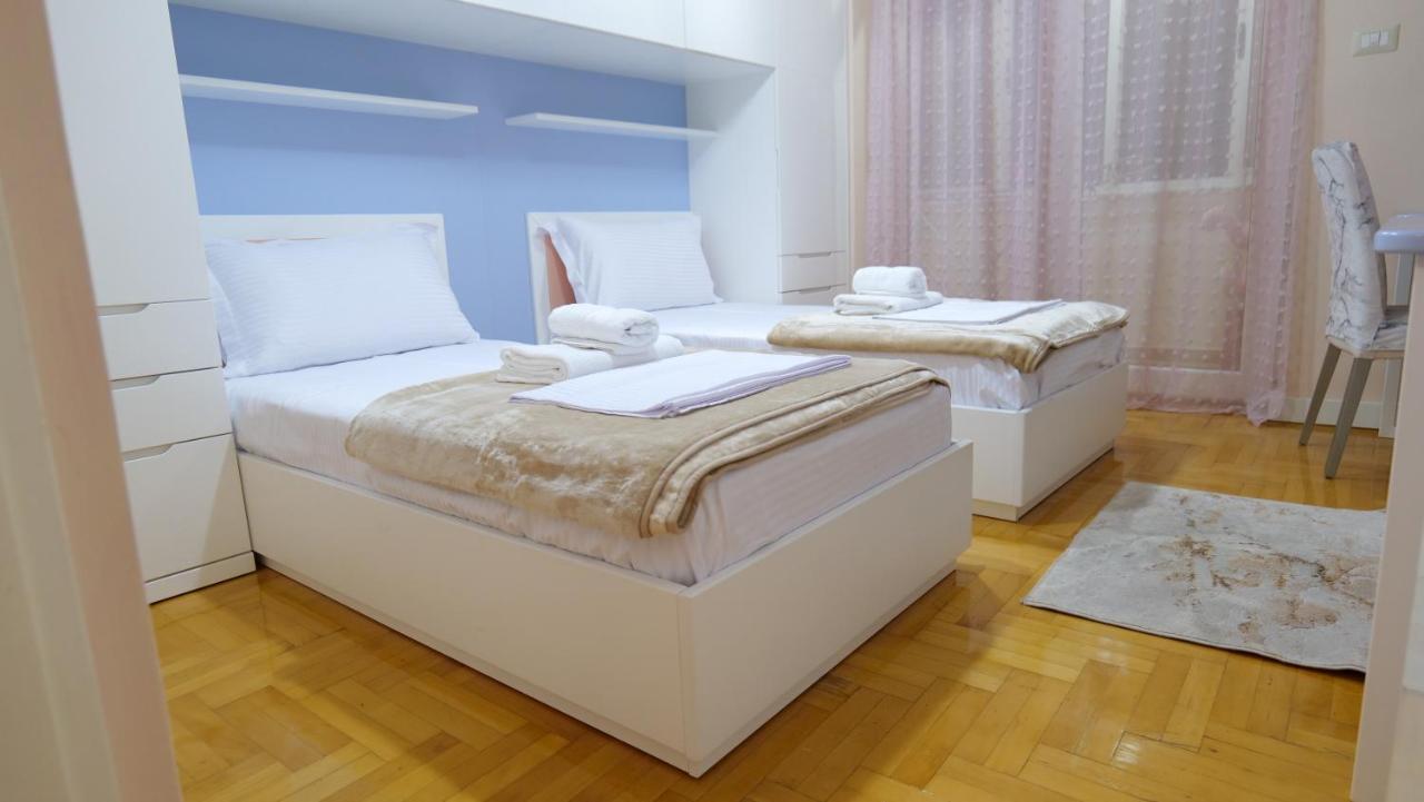 City Center Apartment Niko 04 地拉那 外观 照片